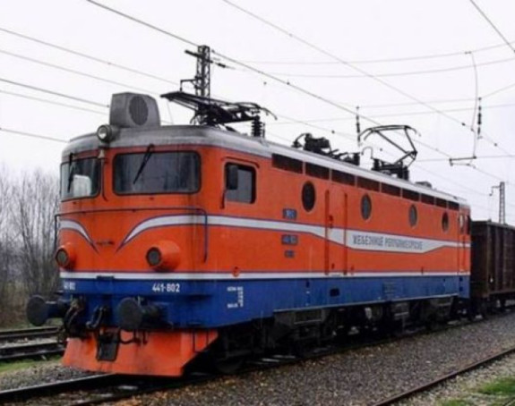 Nema povrijeđenih u naletu teretnog vozila na automobil