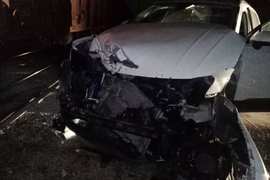 "Željeznice RS" se oglasile o sudaru automobila i voza
