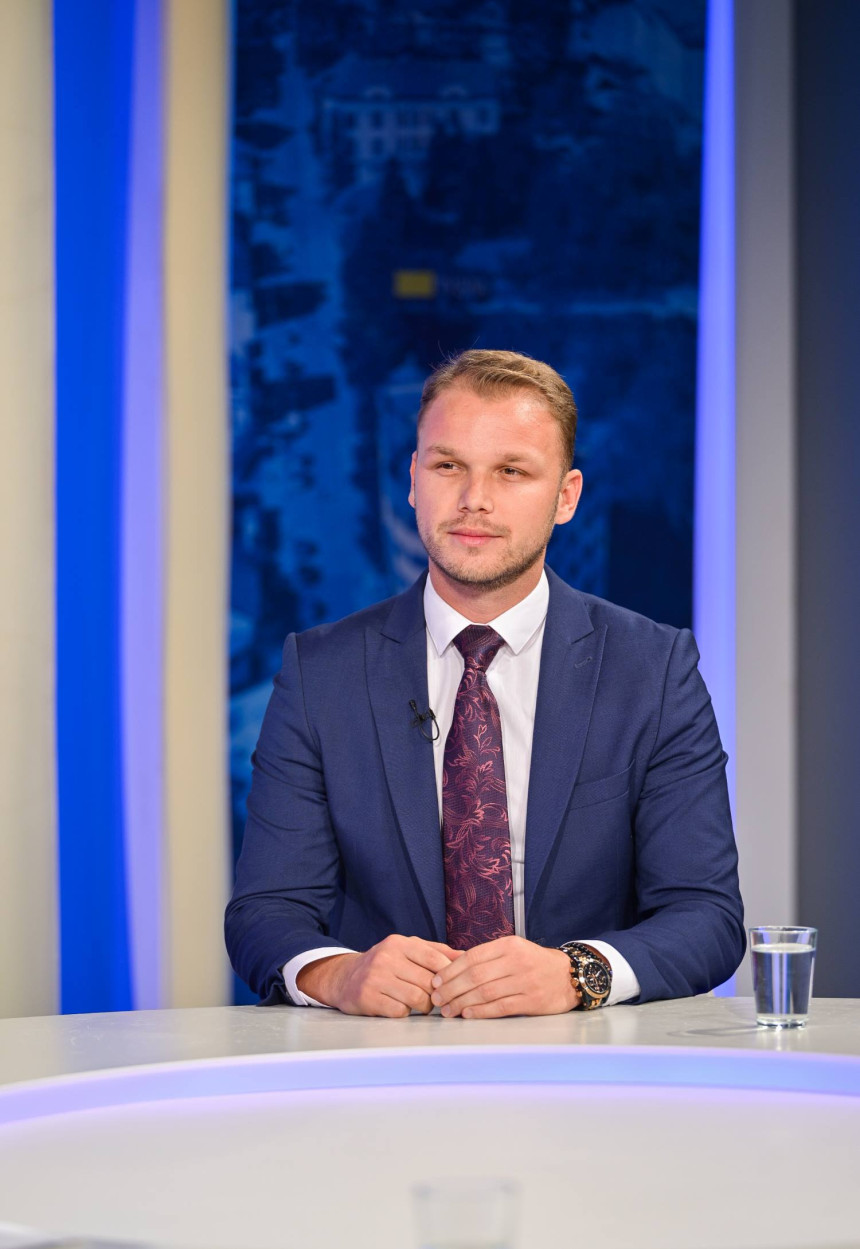 Dodatne olakšice za firme koje istaknu natpis na ćirilici