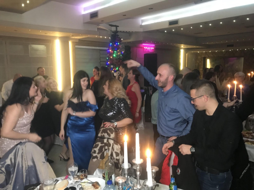 Zvorničani i Višegrađani veselo dočekali novu godinu