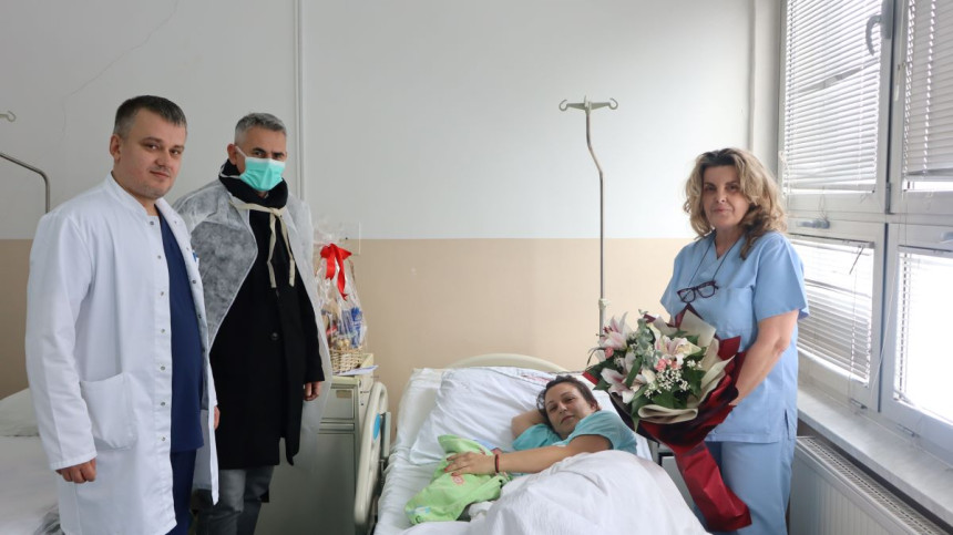 Gradonačelnik Brčkog darivao prvorođenče u Novoj godini