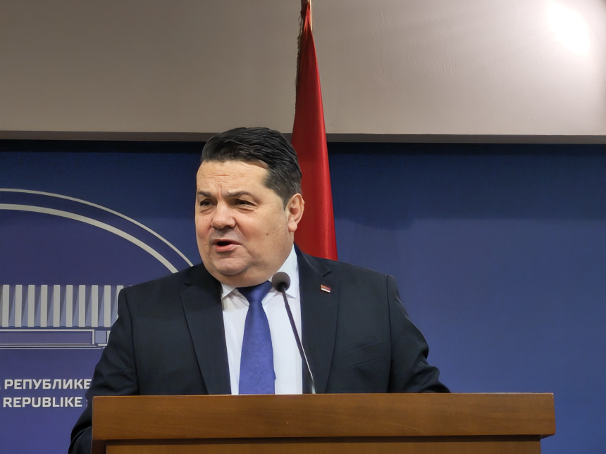 Stevandić poručio: Srpska sprema odgovor Šmitu