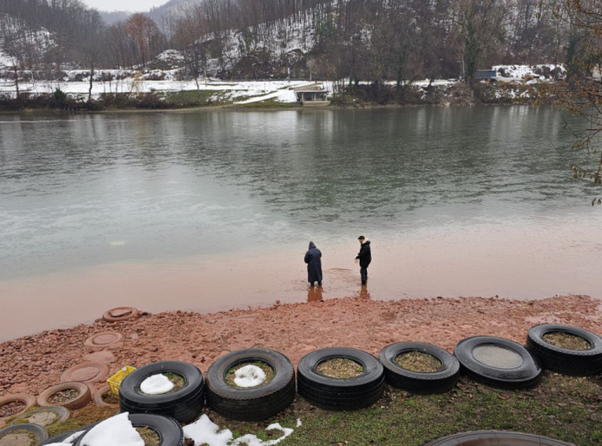 Mulj iz Alumine obojio Drinu: Voda za piće ispravna