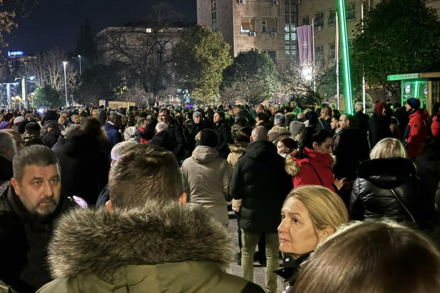 Protest ispred MUP u Podgorici, građani tražili ostavke