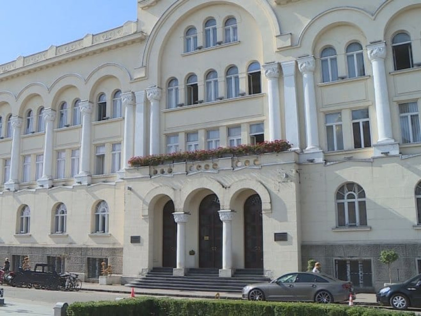 Ješić: Zašto su plate u gradskoj upravi sporne