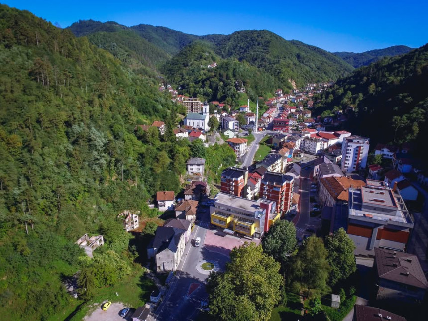 Svađa u koaliciji: "Neće ti sin raditi, dok sam ja u SNSD"