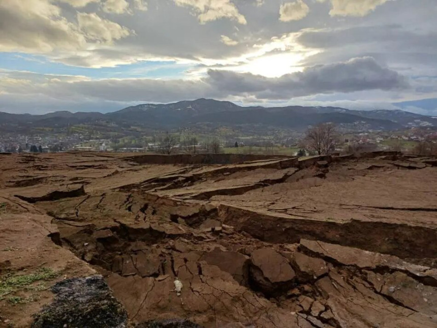 Maglaj: Evakuisano sedam domaćinstava iz zone klizišta