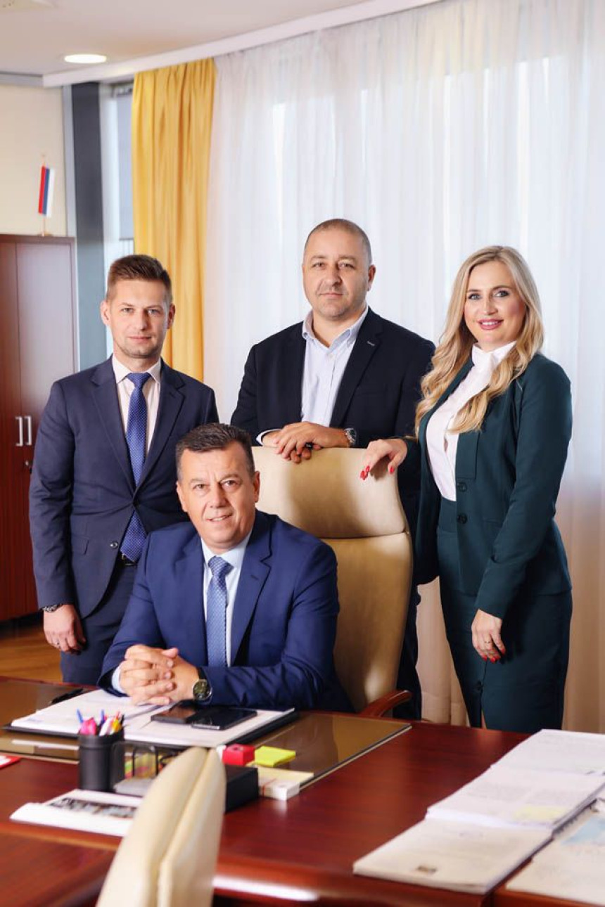 Andrea Dorić čuva direktorsku fotelju Milanu Dakiću