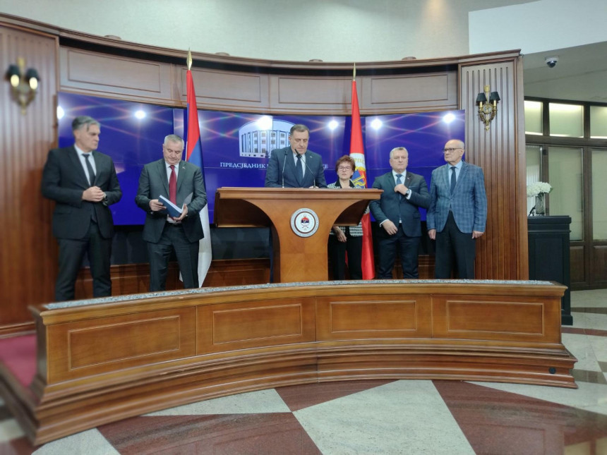 Dodik se vratio na posao, ponosan na ekonomske uspjehe