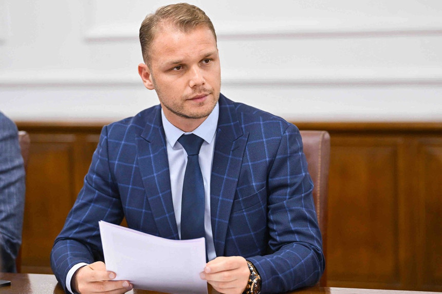 Košarac i Amidžić neka se pripreme za političku penziju