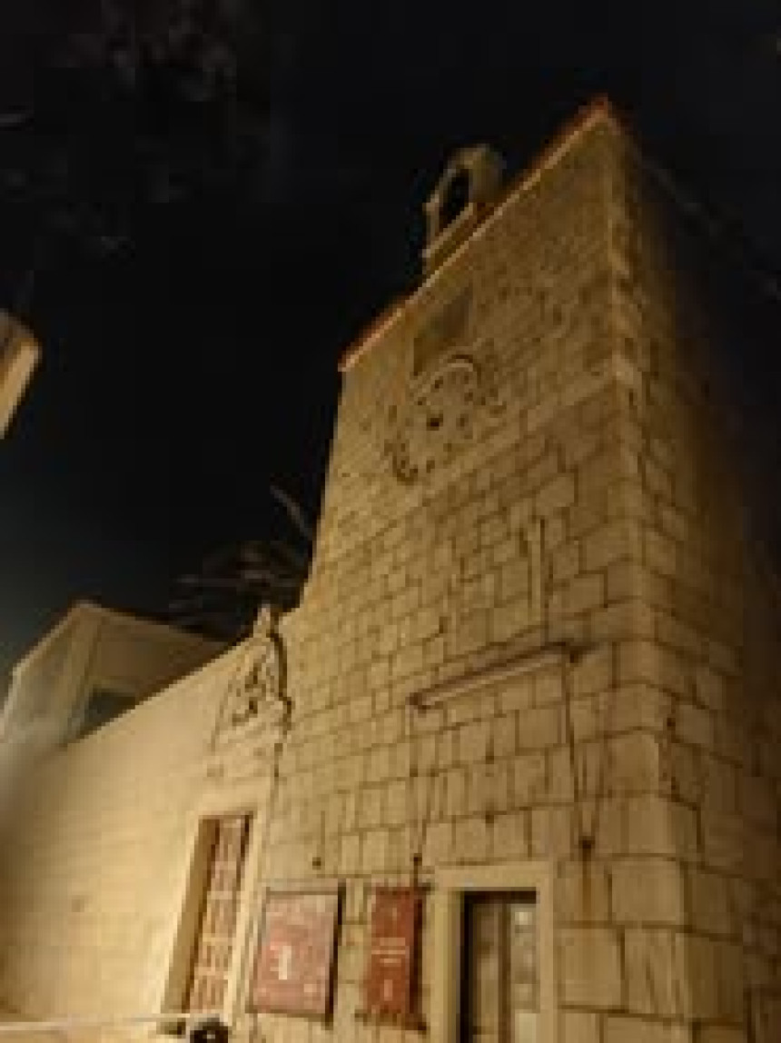 Potres pomjerio istorijski zvonik na Pagu (FOTO)