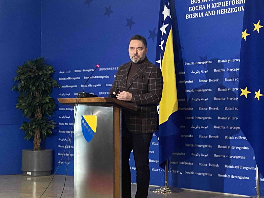 Košarac: Uvijek treba razgovarati pa i sa SDA