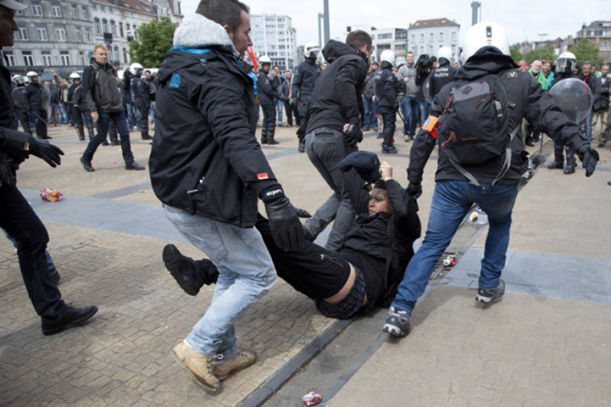 Hiljade ljudi u protestu zbog penzionih reformi