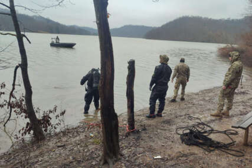U Kalesiji Dan žalosti, za Selimovićem se još traga