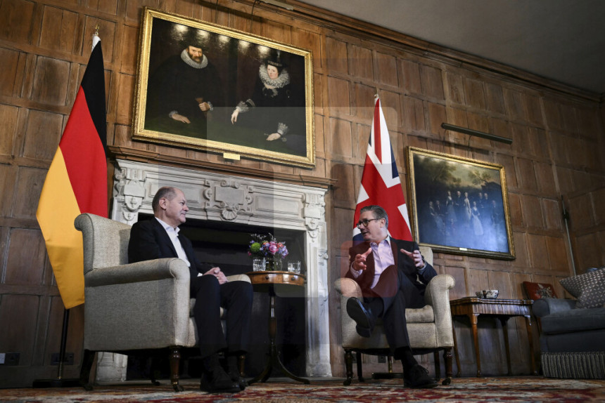 U Parizu o Ukrajini u Parizu sutra Šolc, Starmer, Rute, Lajen