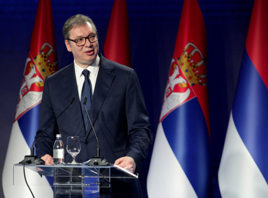 Vučić: Nema ništa od obojene revolucije