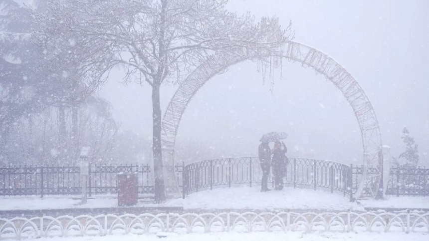 Hladni ciklon: Snježna oluja paralisala Istanbul