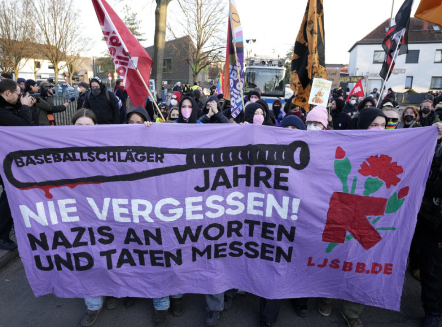 Feministkinje u Berlinu i Kijevu polugole protiv AfD-a