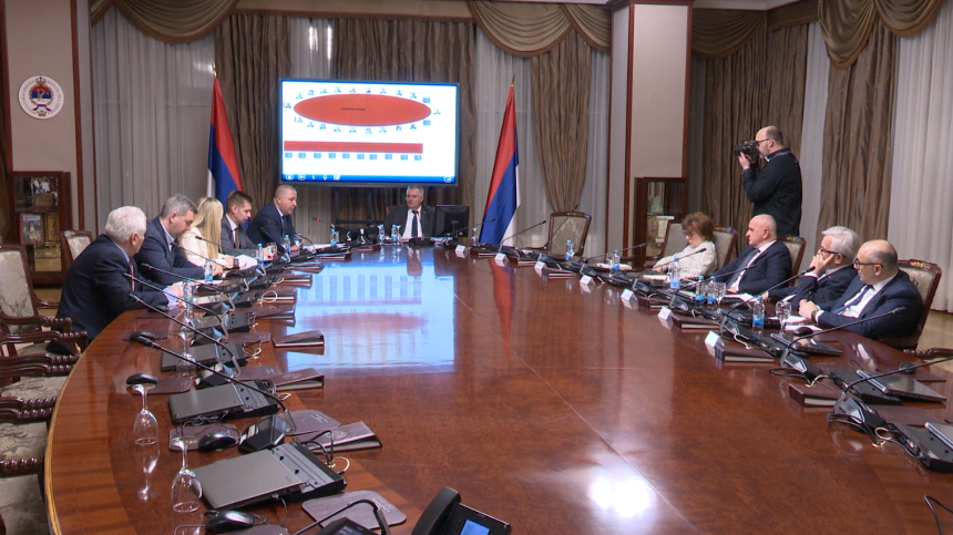 Niko ne odgovara za gubitke u javnim preduzećima