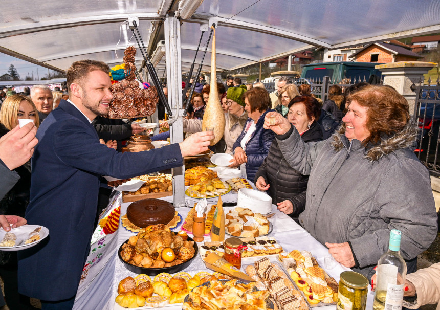 Obilježavanje 19. „Kozarskih poklada“: Ovi susreti čuvari su naše tradicije i običaja