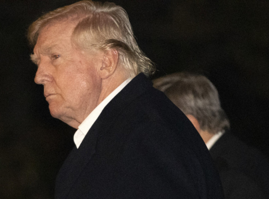 Tramp danas o obustavljanju pomoći Kijevu