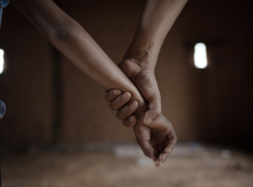 Muškarac pokušao da kidnapuje dvoje djece u Milanu