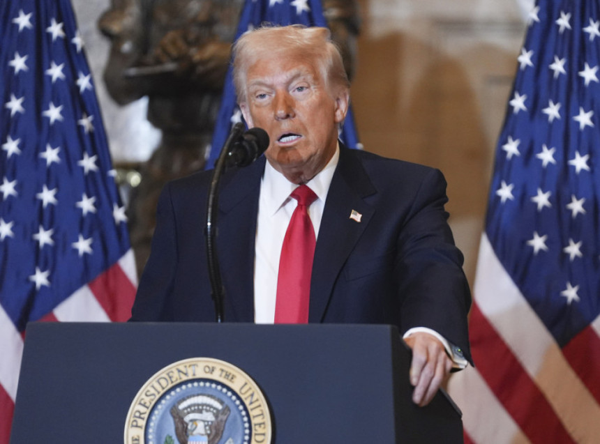 Tramp: Jedini nisam predao ni dio Ukrajine Putinu