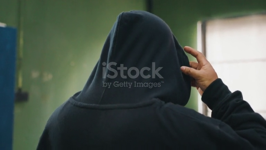 Pljačkaši kroz rupu u podu ušli u poštu i ukrali 500.000 evra