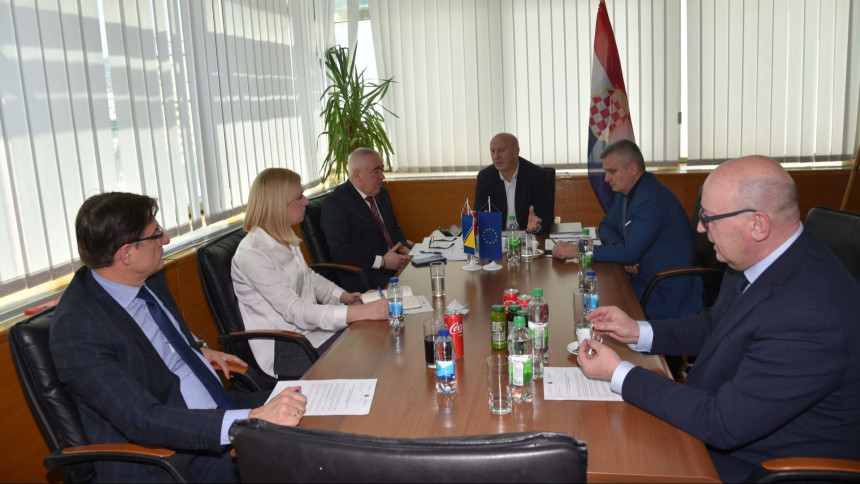 Svi zaposleni da poštuju zakone i obavljaju poslove