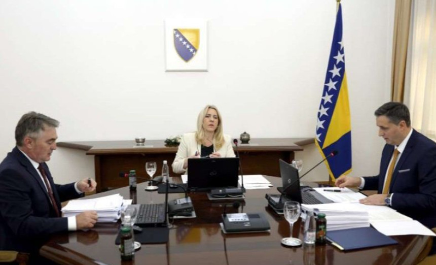 Danas vanredna sjednica Predsjedništva BiH