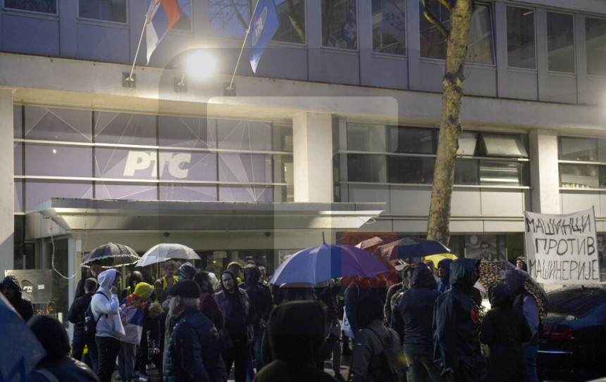Studenti u blokadi blokirali zgrade RTS i RTV, ima povrijeđenih
