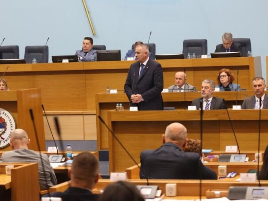 "Ima ljudi koji su pet puta u većem kriminalu od mene"