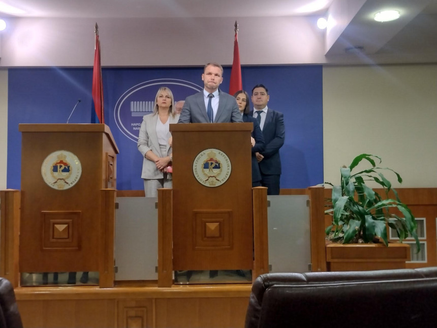 "Žao mi je što je Srpska dovedena u ovakvu situaciju"