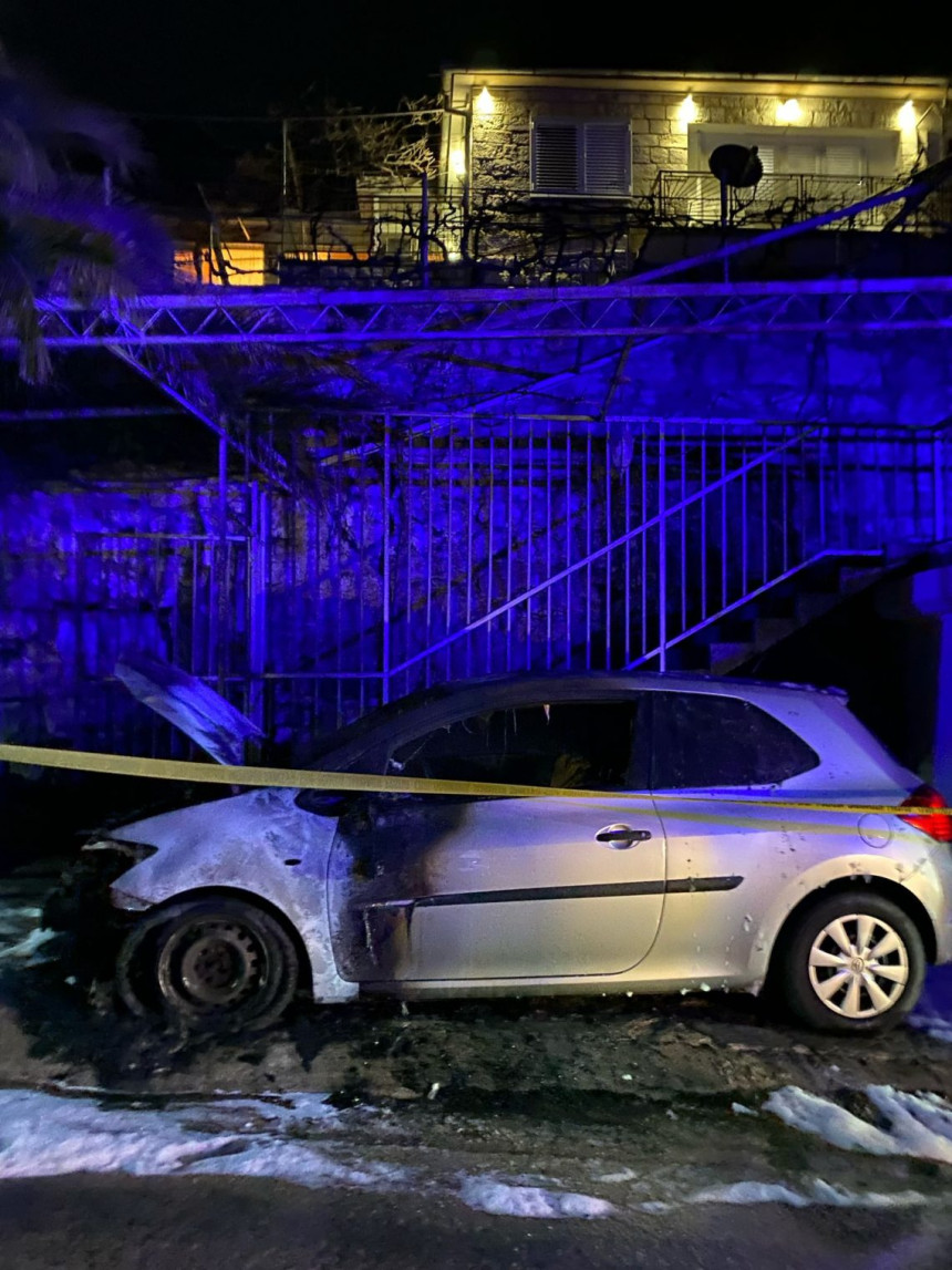 Vukanoviću zapaljen automobil ispred kuće u Trebinju
