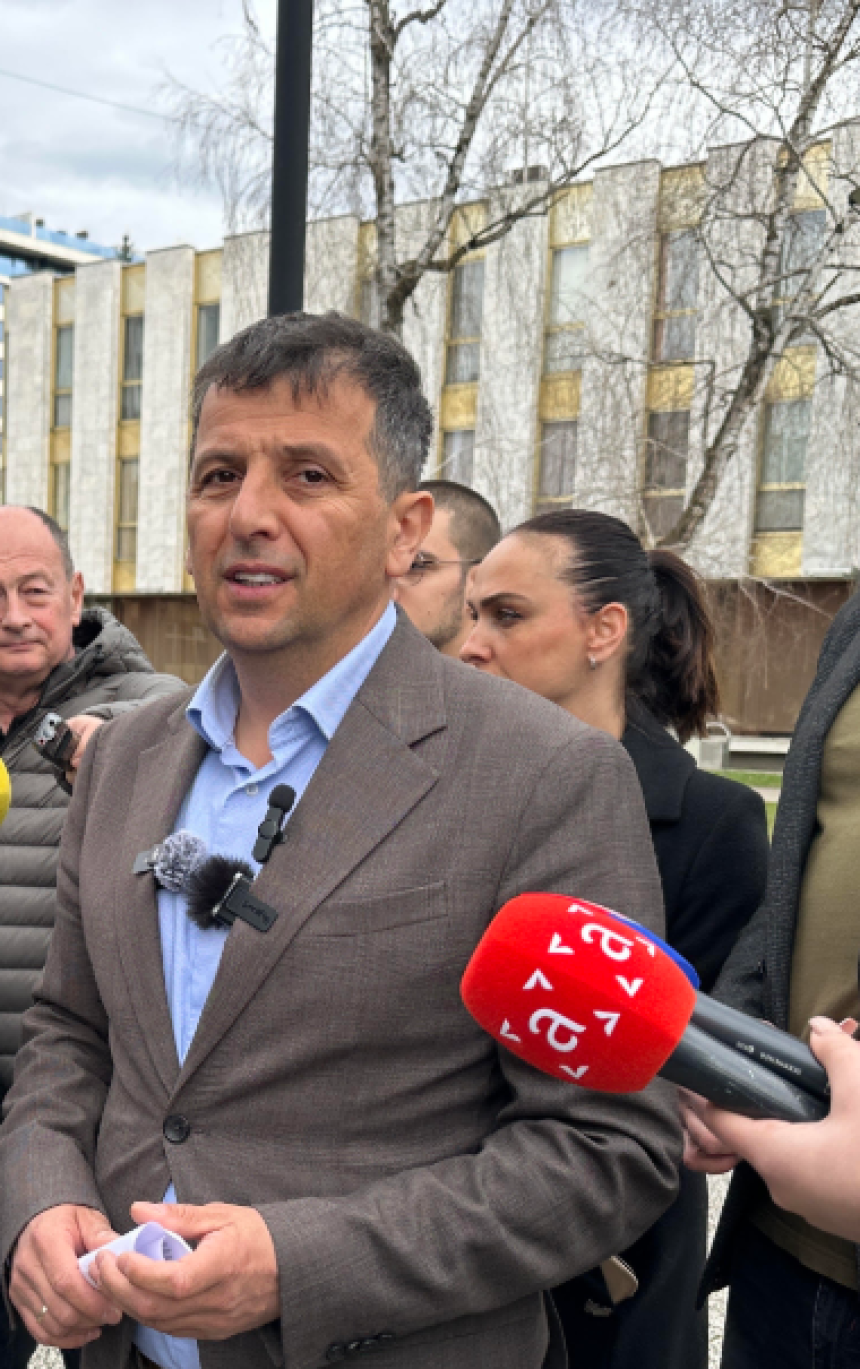 Vukanović nakon paljenja automobila: Ovo je čist fašizam! Stevandić u Skupštini kaže za opoziciju "Pobićemo ih sve"