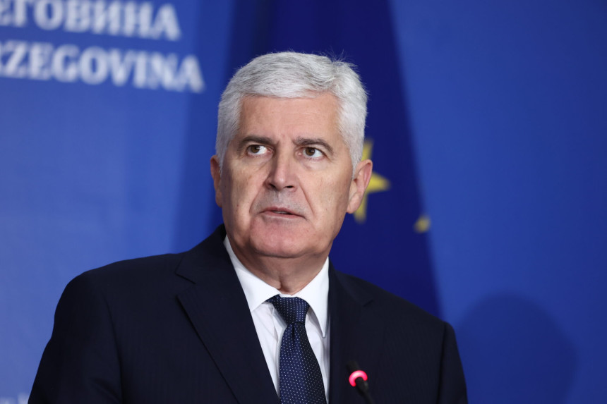 Čović otkrio šta je saopštio Dodiku: Ustav treba poštovati