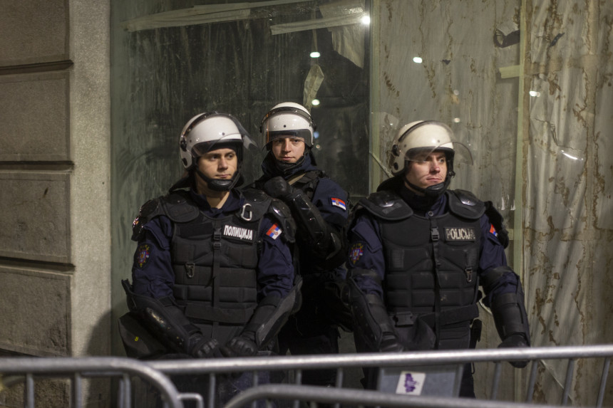 "Nerede izazvali ljudi koji stoje uz opozicione političare"