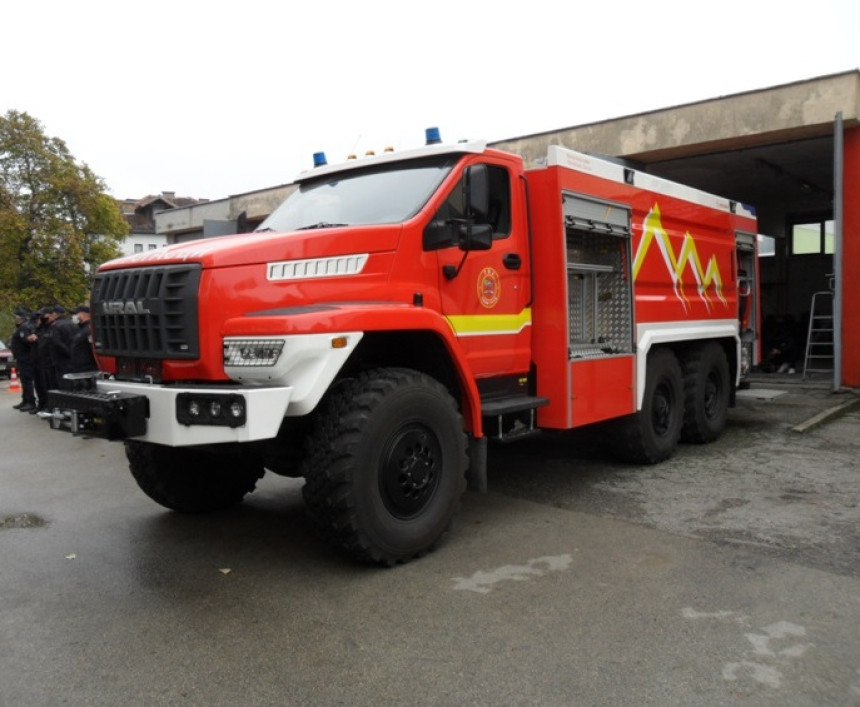 Požar u pomoćnom objektu, izgorjelo 14 svinja