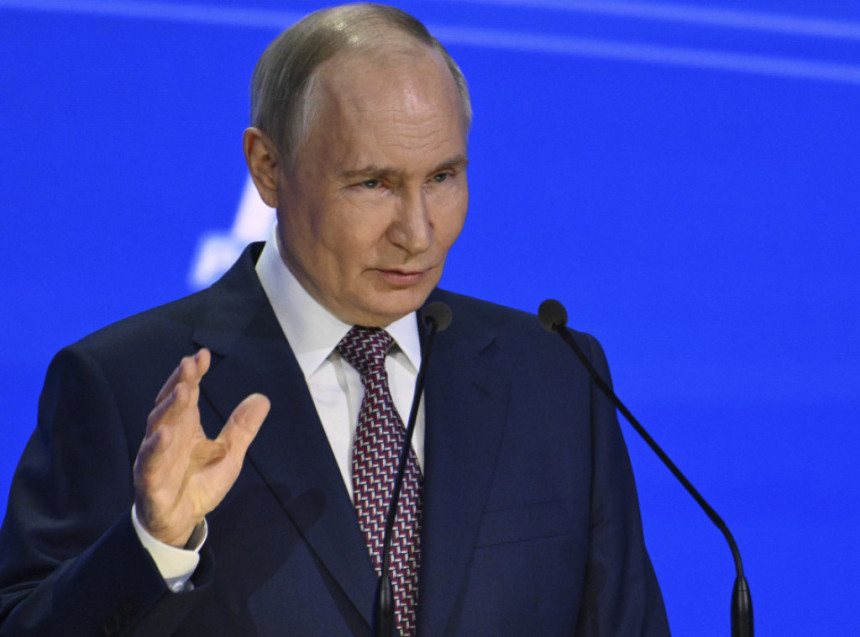 Putin razgovarao sa Lukašenkom oko situacije u UKR