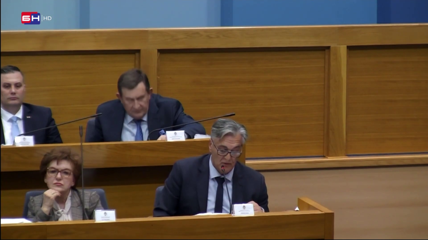 "Dva komandira su udaljena iz SŠ unutrašnjih poslova"