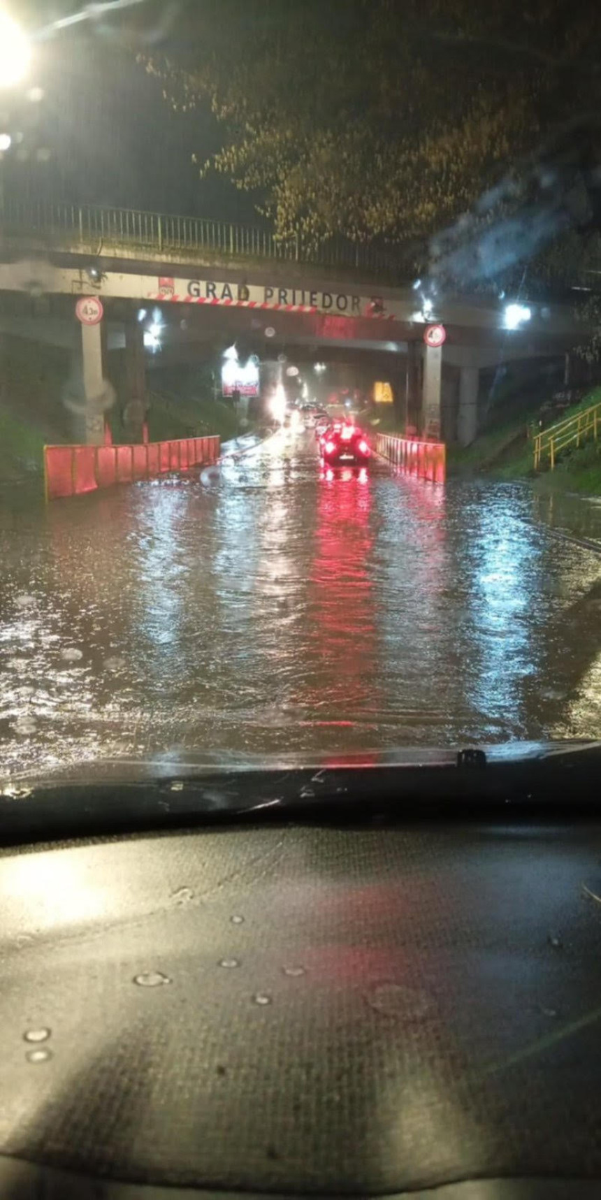 "Potop" u Prijedoru, led u Novom Gradu i Krupi na Uni