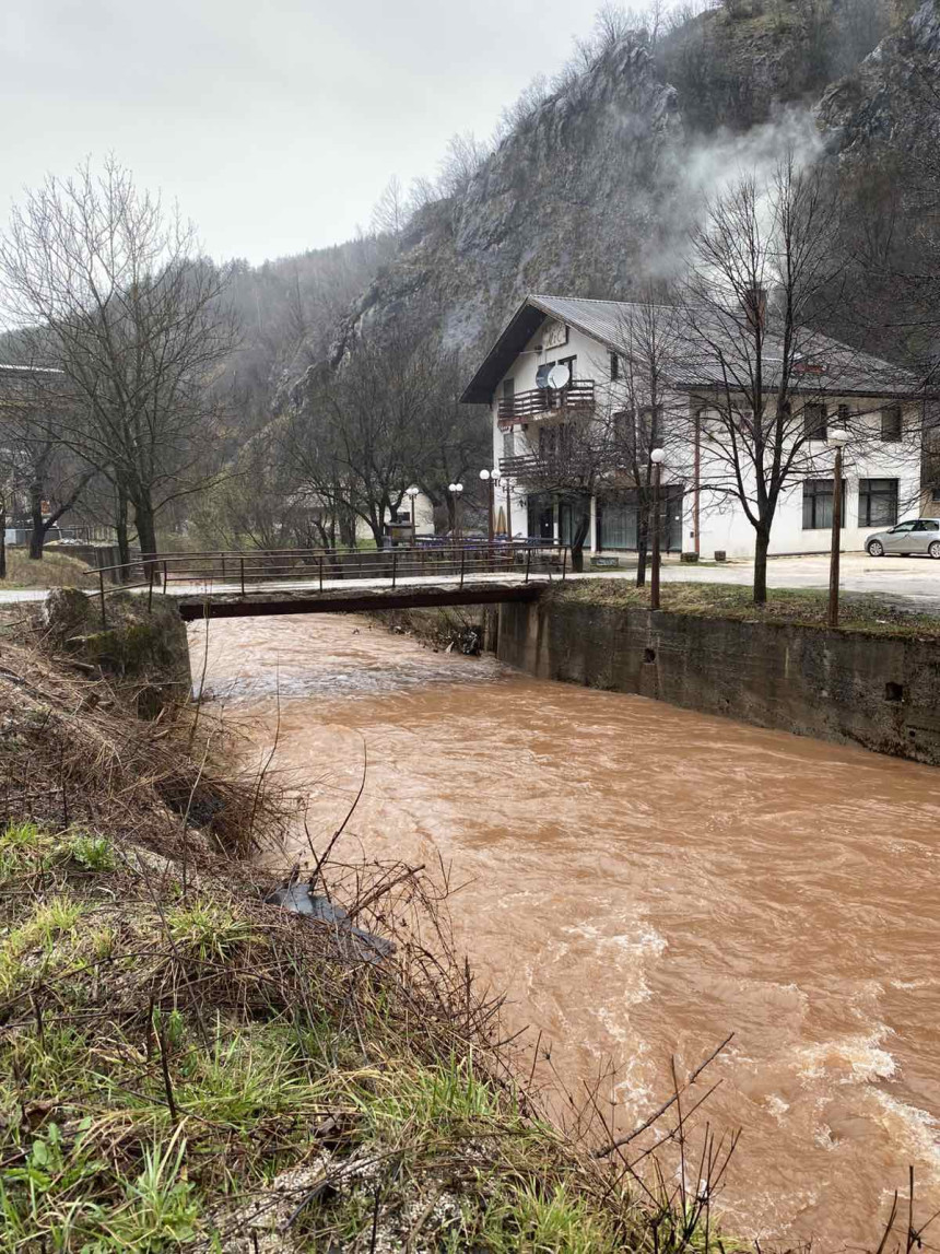 Opadaju vodostaji rijeke Miljacke i Željeznice