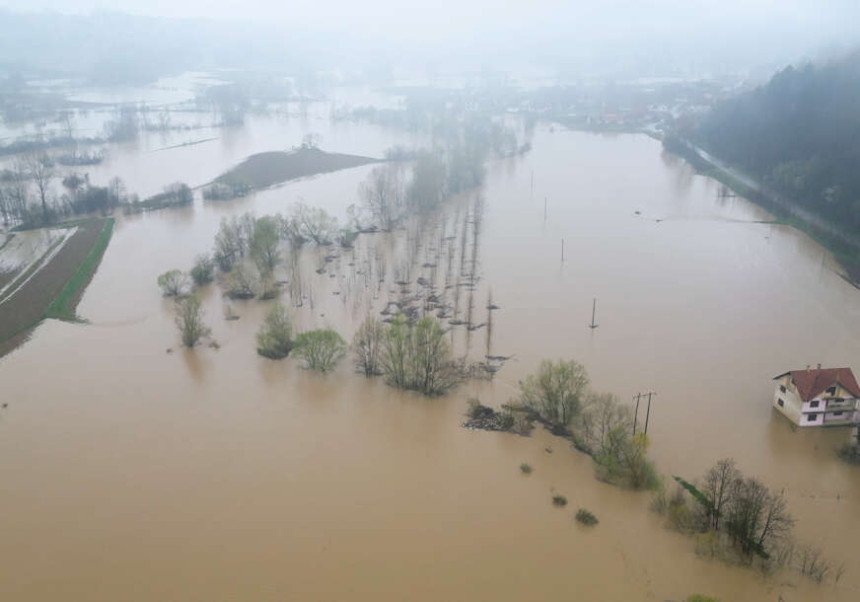 Kritično stanje u mnogim mjestima Srbije zbog poplava