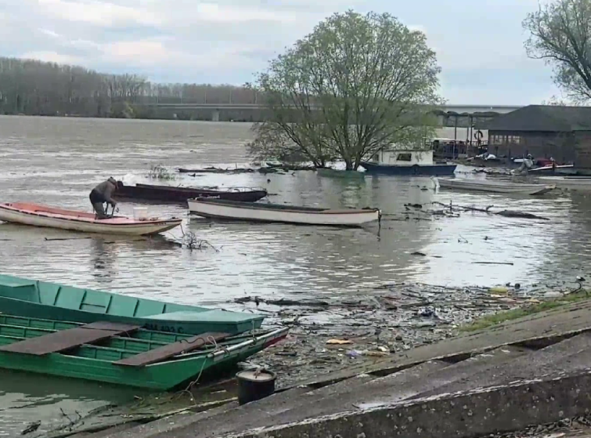 Na Savi kod Šapca uvedena vanredna odbrana od poplava