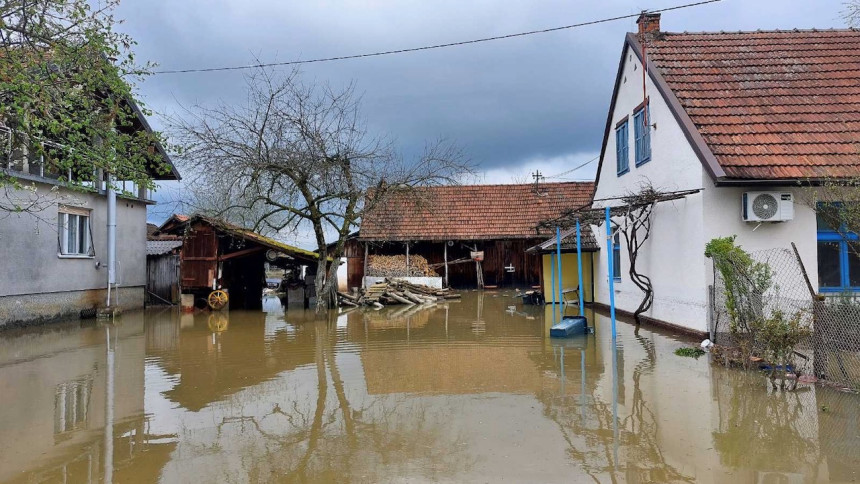 Prijedor: Normalizuje se stanje, pustoš na svakom koraku
