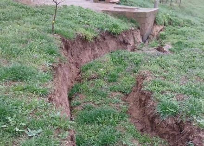 Nakon padavina nastala i klizišta na području grada