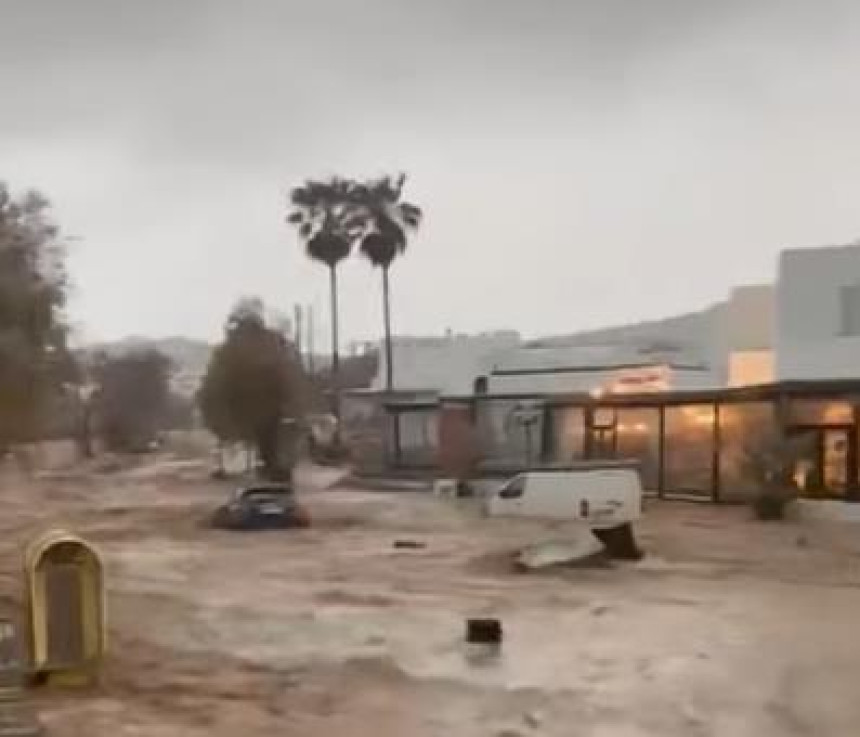 Katastrofa u Grčkoj: Čitavi restorani završili u moru