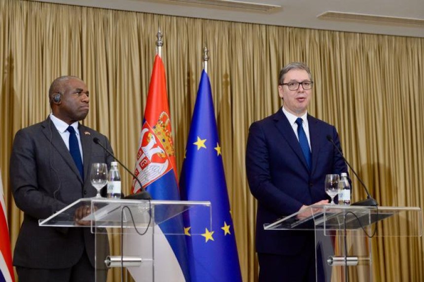 Vučić sa Lamijem: Dijalogom riješiti probleme u regionu