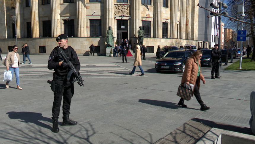 Ko sve u Srpskoj ima manju platu od policajca početnika