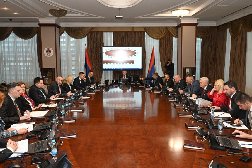 Ovo su nove uvećane plate predsjednika Vlade i ministara